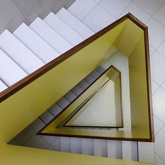 Treppe in dreieckiger Anordnung